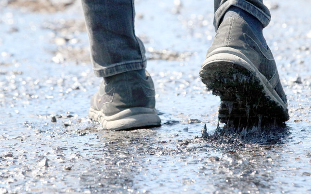 Kırklareli'nde sürücü ve yayalar hayatının en zor anını yaşadı - Resim: 0