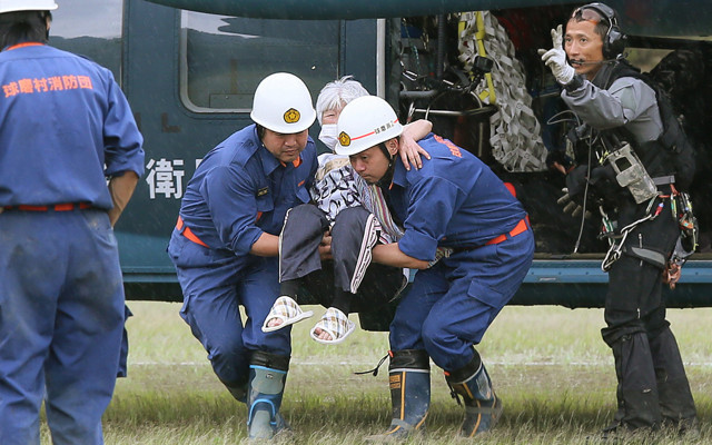 Japonya'daki sel felaketinde 16 kişi öldü  kayıp 13 kişi aranıyor - Resim: 1