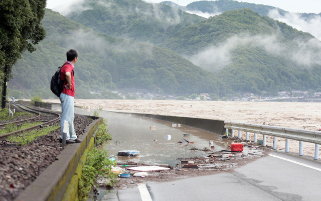 Japonya'daki sel felaketinde 16 kişi öldü  kayıp 13 kişi aranıyor - Resim: 0