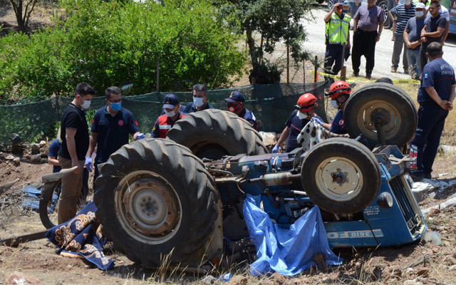 Antalya'da ecel bahçe sürerken yakaladı yakınları kahroldu - Resim: 1