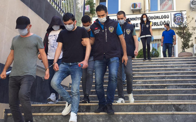 İki ilde eş zamanlı fuhuş operasyonu 19 kişi gözaltına alındı - Resim: 0