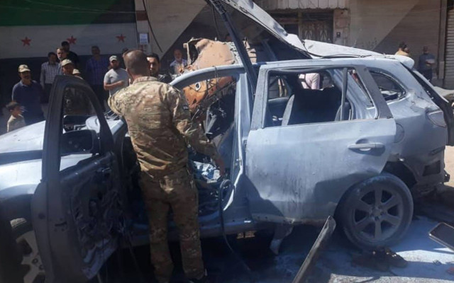 Suriye'de teröristler bombalı araçla kalleş saldırıda bulundu - Resim: 0