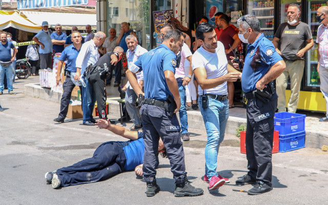 Antalya'da aranan şüpheli 2 polisi bıçakla yaraladı - Resim: 0
