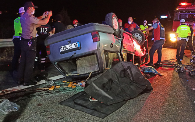 TEM'de feci kaza kontrolden çıkan araç takla attı - Resim: 1