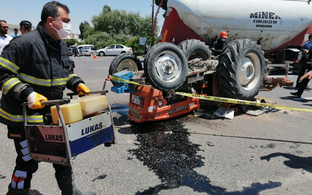 Nevşehir'de traktörüyle ters yöne giren adam feci şekilde can verdi - Resim: 0