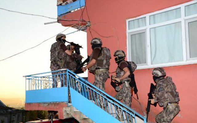 Kocaeli'de işkence yöntemiyle senet imzalatan çete çökertildi - Resim: 1