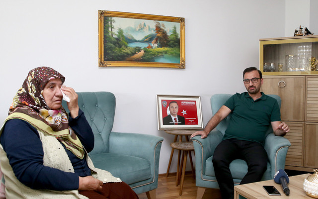 15 Temmuz'da kanının bulaştığı Türk bayrağını bırakmadan şehit oldu - Resim: 1