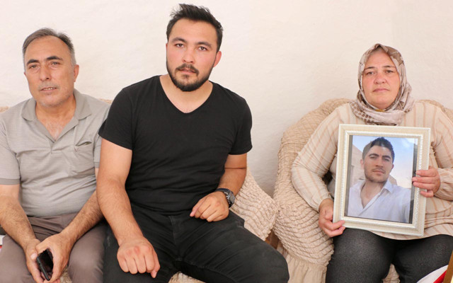 15 Temmuz'da şehit olan polisin annesi: Fatih'ler ölmeseydi şuan vatan olmayacaktı - Resim: 0