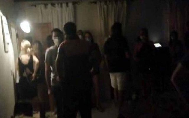 Rezidansta parti yapan 25 kişiye 78 bin lira ceza - Resim: 0
