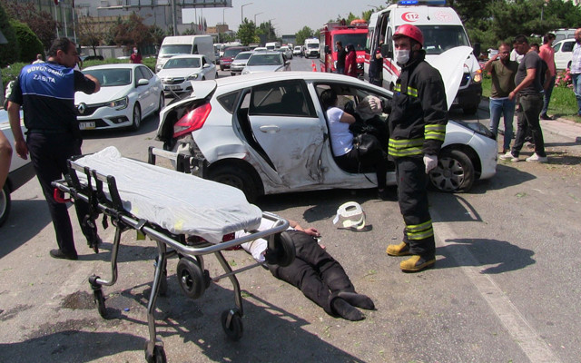 Konya'da caddeye can pazarı kuruldu! 1 ölü 5 yaralı - Resim: 1