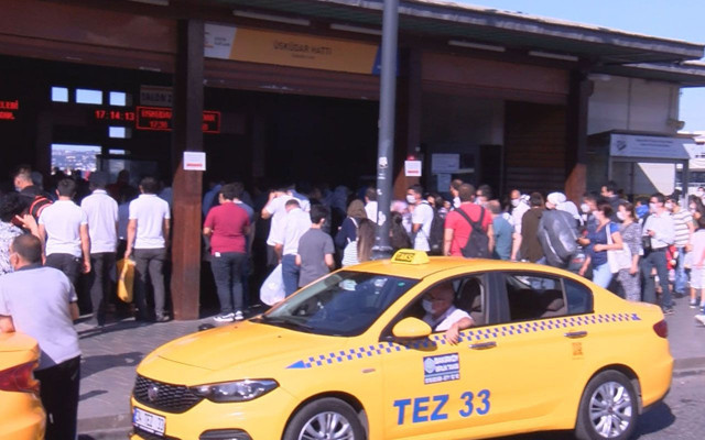 Eminönü İskelesi'ndeki uçan tekmeci kadına kötü haber! Soruşturma başlatıldı - Resim: 1
