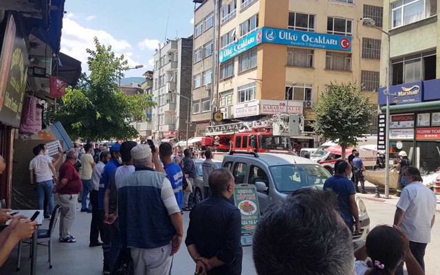 Karabük'te koronavirüs sürecinde bunalıma girip çatıya çıktı - Resim: 1