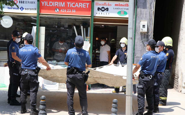 Karabük'te koronavirüs sürecinde bunalıma girip çatıya çıktı - Resim: 0