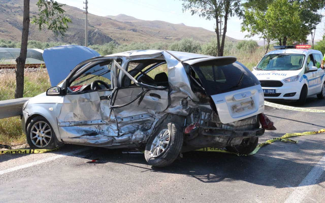 Sinop Valisi Erol Karaömeroğlu trafik kazası geçirdi - Resim: 1