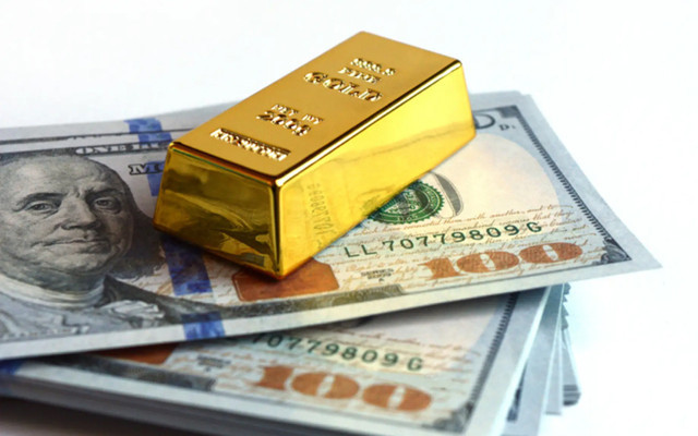 Dolar düşerken altın neden rekor kırıyor? Ekonomist Mahfi Eğilmez açıkladı - Resim: 0