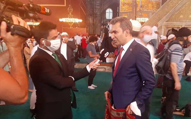 Ayasofya'ya Besni'nin el örmesi halısı hediye edildi - Resim: 0