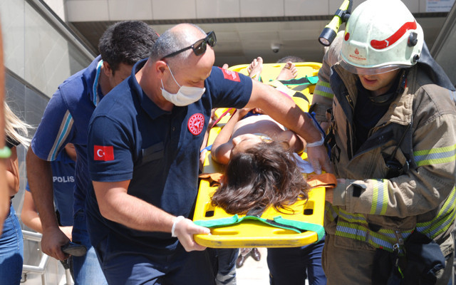 Kartal'da yürüyen merdiven saçını yuttu - Resim: 1