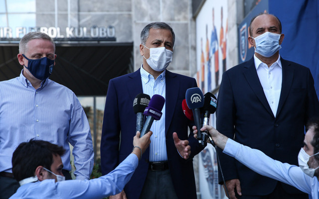 İstanbul Valisi Ali Yerlikaya'dan şampiyon Medipol Başakşehir'e ziyaret - Resim: 0