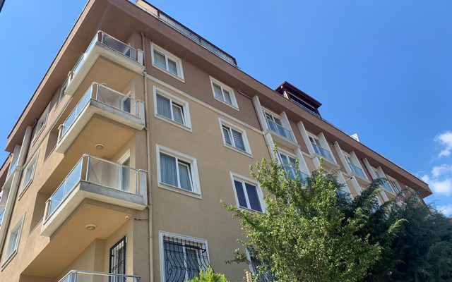 İstanbul'da kumasıyla aynı evde yaşayan kadın intihar etti - Resim: 0