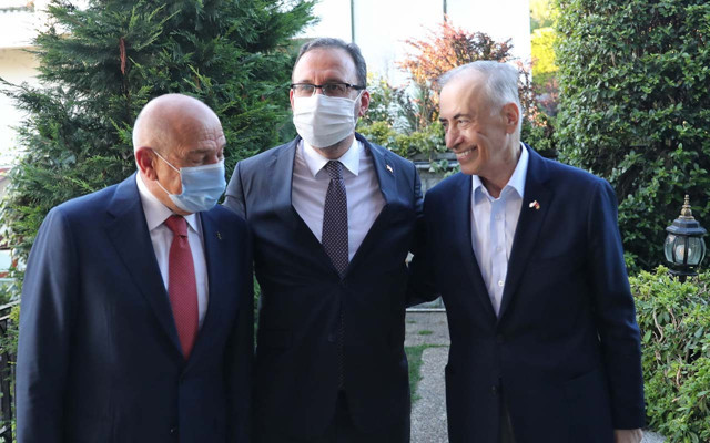 Gençlik ve Spor Bakanı Kasapoğlu'ndan Mustafa Cengiz'e geçmiş olsun ziyareti - Resim: 0