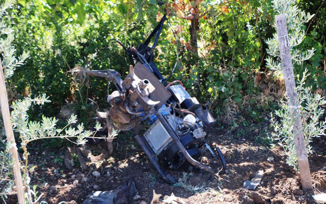 Adıyaman'da tarlada çalışırken ayaklarını makineye kaptırdı - Resim: 0