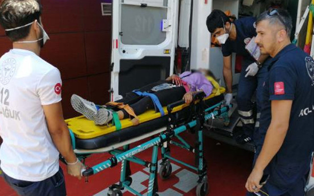 Büyükçekmece'de darp ettikleri kadını yola attılar! - Resim: 0