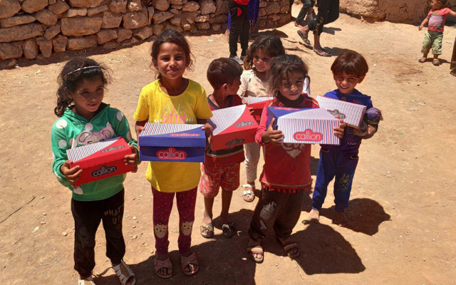 Mehmetçik Suriye Barış Pınarı bölgesinde çocukların yüzünü güldürdü - Resim: 0