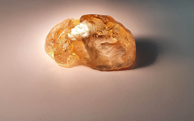 Rusya'nın en büyük renkli elması bulundu - Resim: 0