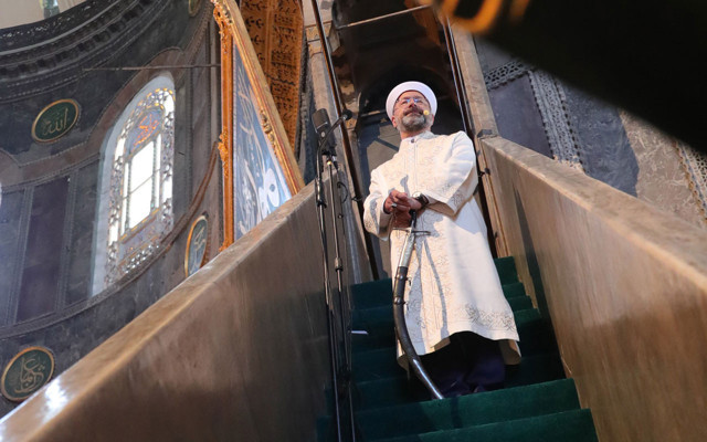 Neden kılıçla hutbe okudu? Atatürk'e lanet okudu mu? Prof. Ali Erbaş açıkladı - Resim: 0