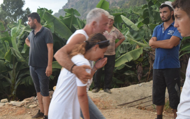 Antalya'da kadın cesedi bulundu 350 metreden böyle çıkartıldı - Resim: 1