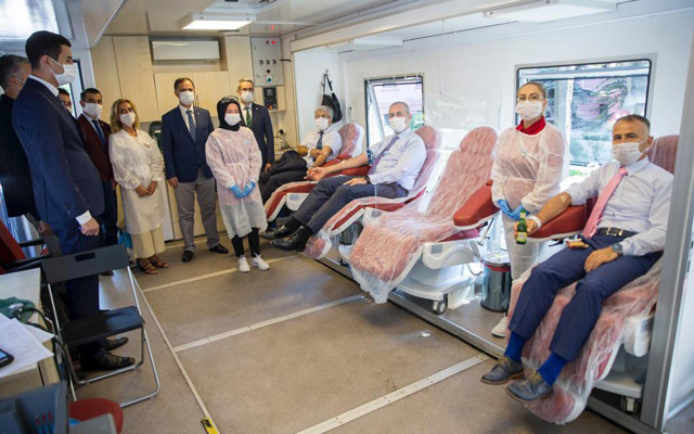 Adalet Bakanı Abdulhamit Gül'den kan bağış kampanyasına destek - Resim: 1