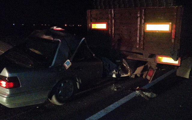 Kayseri'de TIR'a çarpan araçta bilanço ağır oldu - Resim: 0