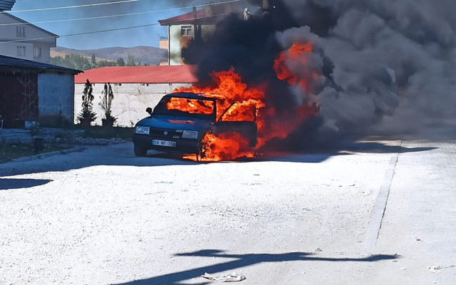Sivas'ta poğaça almaya girdi döndüğünde şok geçirdi - Resim: 0