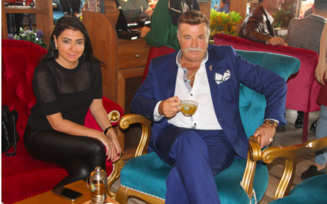 Burcu Sezginoğlu kimdir kaç yaşında ne iş yapıyor? - Resim: 0