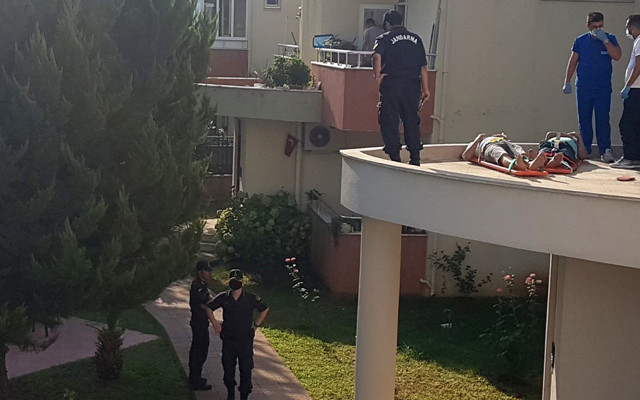 Antalya'da 2 arkadaşın 'balkon' denemesi böyle bitti - Resim: 0