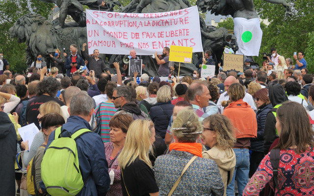 Fransa'da 'maske' protestosunda hedef Bill Gates! Gelecekteki köleleri yapmak içindir - Resim: 0