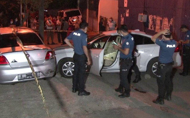 Pendik’te silahlı kavgada yaralandı kaçarken kaza yaptı - Resim: 1