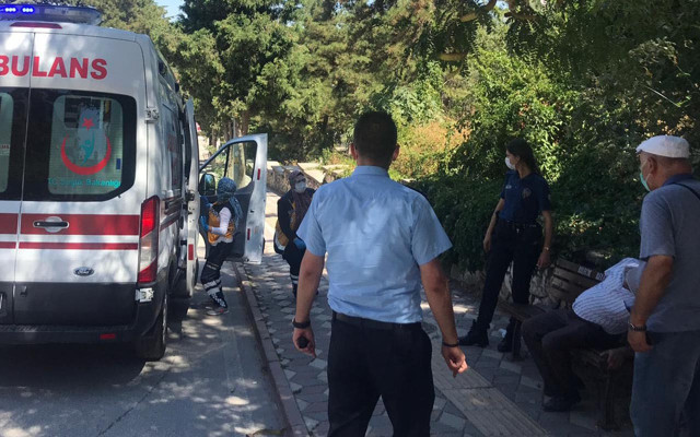 Bilecik'te 45 dakikalık yaşam savaşı! Bankta otururken kalp krizi geçirdi - Resim: 0