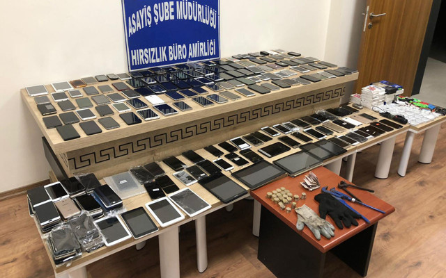 Piyasa değeri 350 bin lira! Kahramanmaraş'ta depo yapıp kapısına köpek bağlamış - Resim: 0