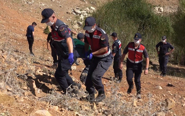 Kırıkkale'de sahibi gölette boğulan köpek olay yerinden ayrılmadı - Resim: 0