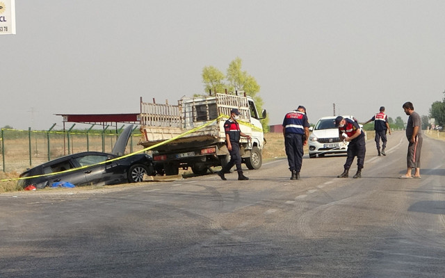 Adana'da feci kaza aileyi ayırdı: 2 ölü 4 yaralı - Resim: 1