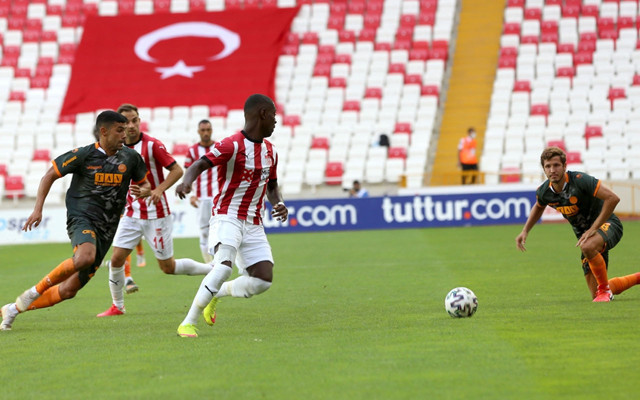 Alanyaspor Başkanı Çavuşoğlu: Güzel bir galibiyet oldu - Resim: 0