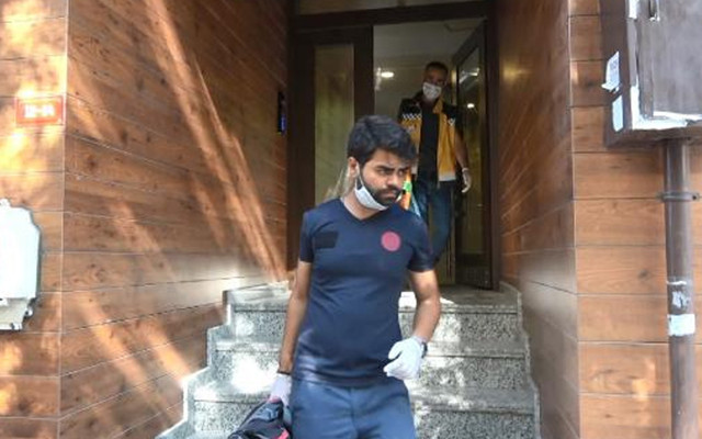 Beyoğlu'nda pencereye tırmanmak isterken canından oldu - Resim: 1