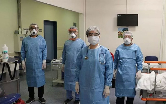 Acil Tıp Ana Bilim Dalı Dr. Öğretim Üyesi Oskay: Acil servis 'Bana virüs bulaşmaz' diyen insanlarla dolu - Resim: 0