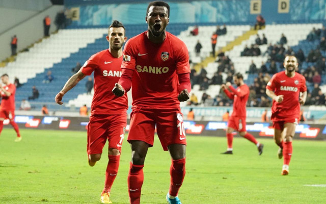 Sivasspor Olarenwaju Kayode'yi renklerine bağladı - Resim: 0