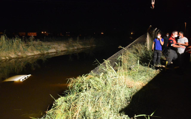 Aydın'da çifti ölüm ayırdı kanala düşen kamyonet faciayı özetledi - Resim: 1