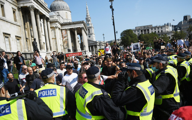 İngiltere'nin başkenti Londra'da karantina protestosu! Kendi tarafını seç... - Resim: 0