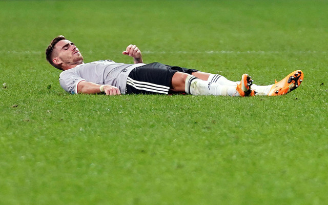 Murat Şahin'den hakeme tepki: İki tarafa aynı şeyler verilmiyor - Resim: 2