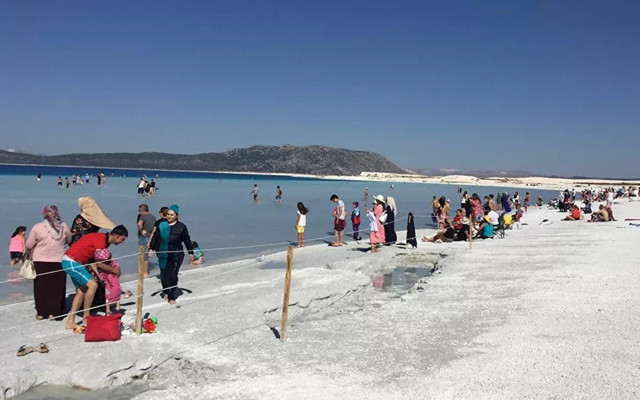 Türkiye'nin Maldivleri denilen Salda Gölü imar planı onaylandı - Resim: 0