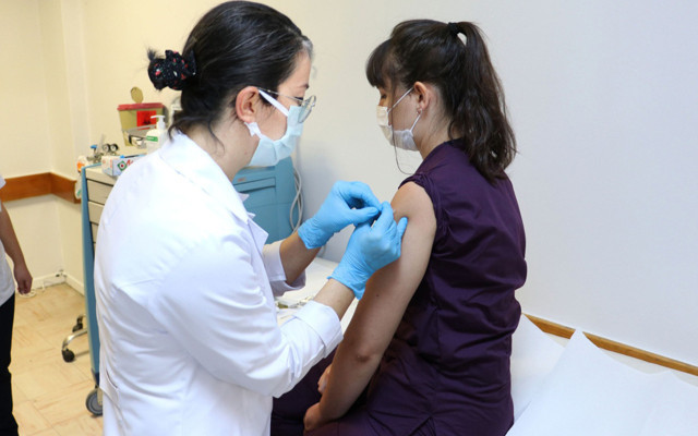 Türkiye'de 20 kişiye korona aşısı yapıldı! Sonuçları Profesör açıkladı - Resim: 0